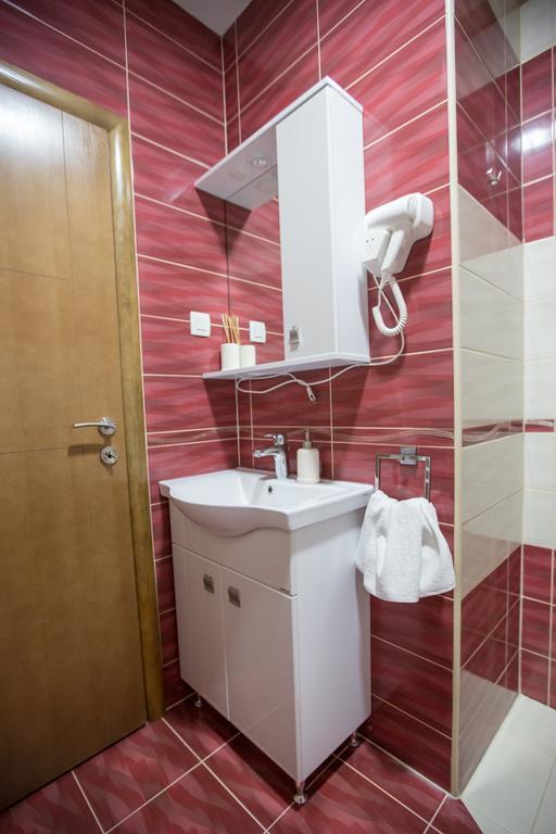 Apartmani Mg Niksic ภายนอก รูปภาพ