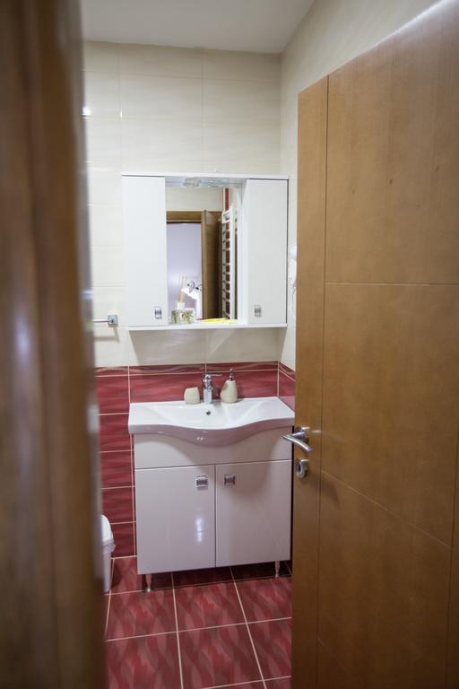 Apartmani Mg Niksic ภายนอก รูปภาพ