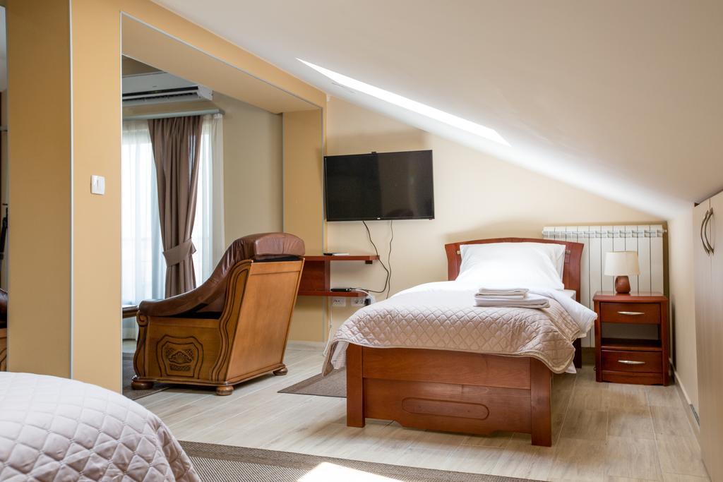 Apartmani Mg Niksic ภายนอก รูปภาพ