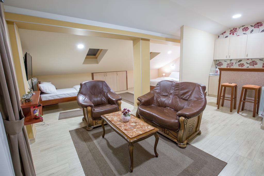 Apartmani Mg Niksic ภายนอก รูปภาพ