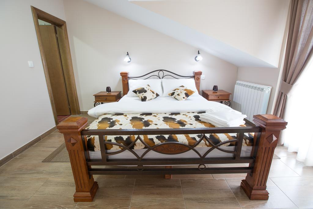 Apartmani Mg Niksic ภายนอก รูปภาพ