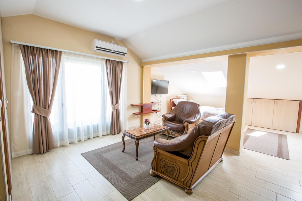 Apartmani Mg Niksic ภายนอก รูปภาพ