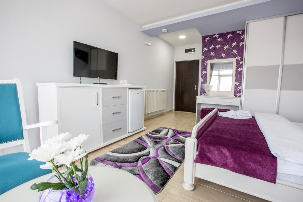 Apartmani Mg Niksic ภายนอก รูปภาพ